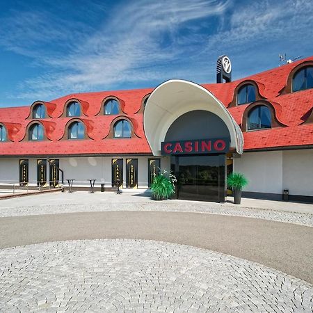 Hotel Victory Popuvky Zewnętrze zdjęcie
